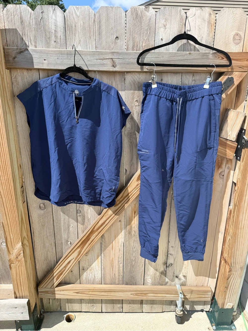 healing hands Women's Navy Blue Active Jogger Set - Top & Pants